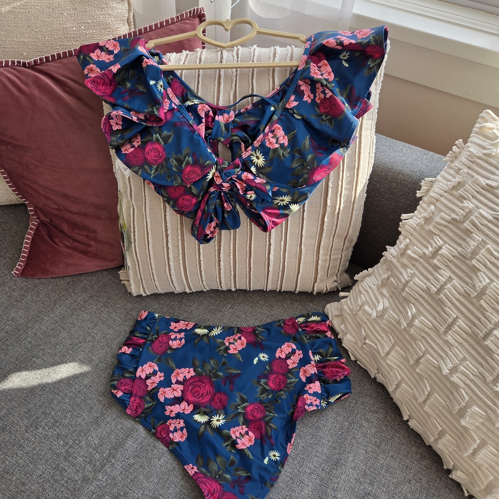 **NWT Peddney Floral 2- Piece swinsuit. ** - Picture 10 of 10